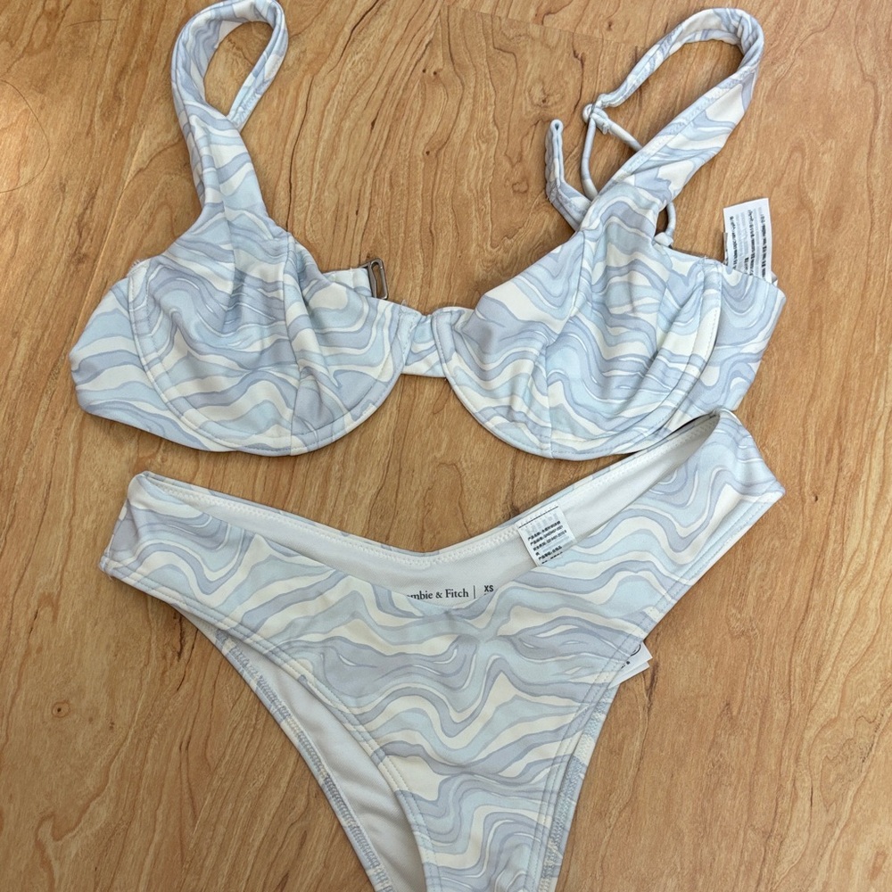Abercrombie & Fitch Women's Cream and Blue Swirl Bikini